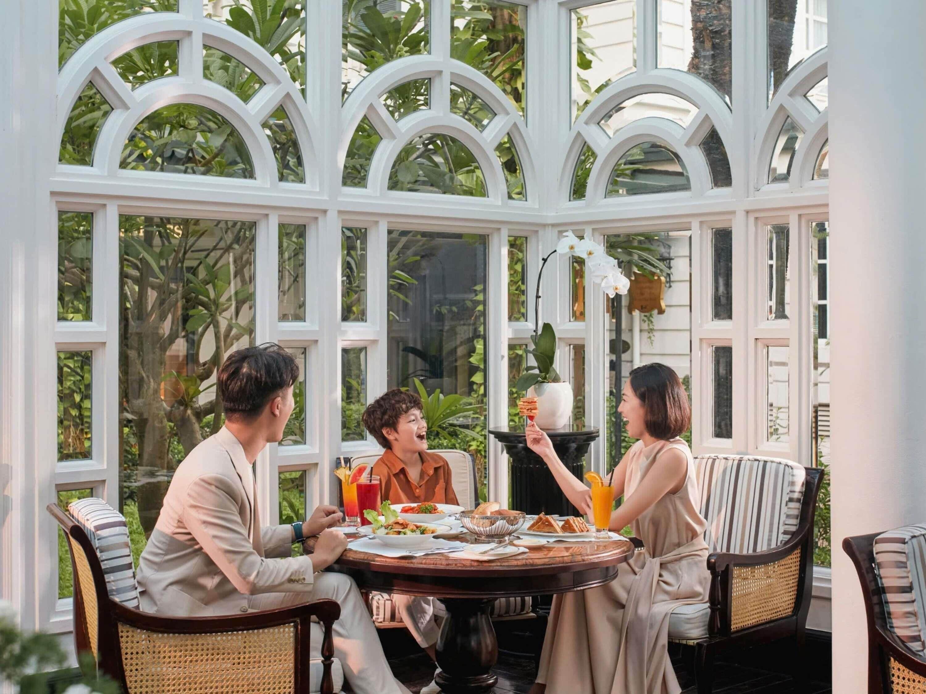 3 间餐厅，供应早餐、午餐、晚餐和早午餐