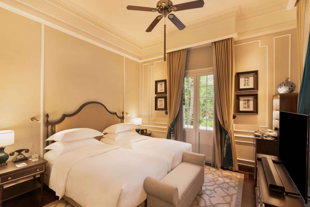 Heritage wing, Luxury room, Twin beds | 고급 침구, 오리/거위털 이불, 필로우탑 침대, 미니바