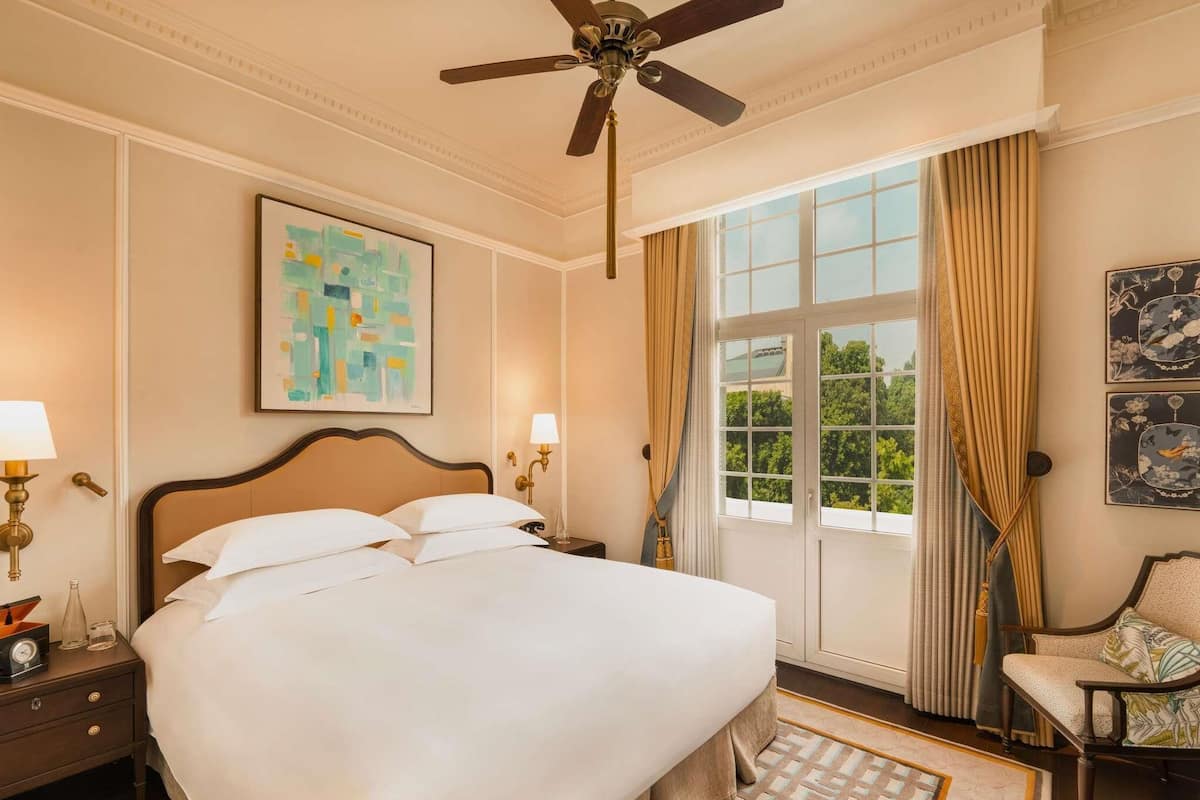 Heritage Wing, Metropole Suite with Metropole Privileges and Benefits, King Bed | Hochwertige Bettwaren, Daunenbettdecken, Pillowtop-Betten, Minibar