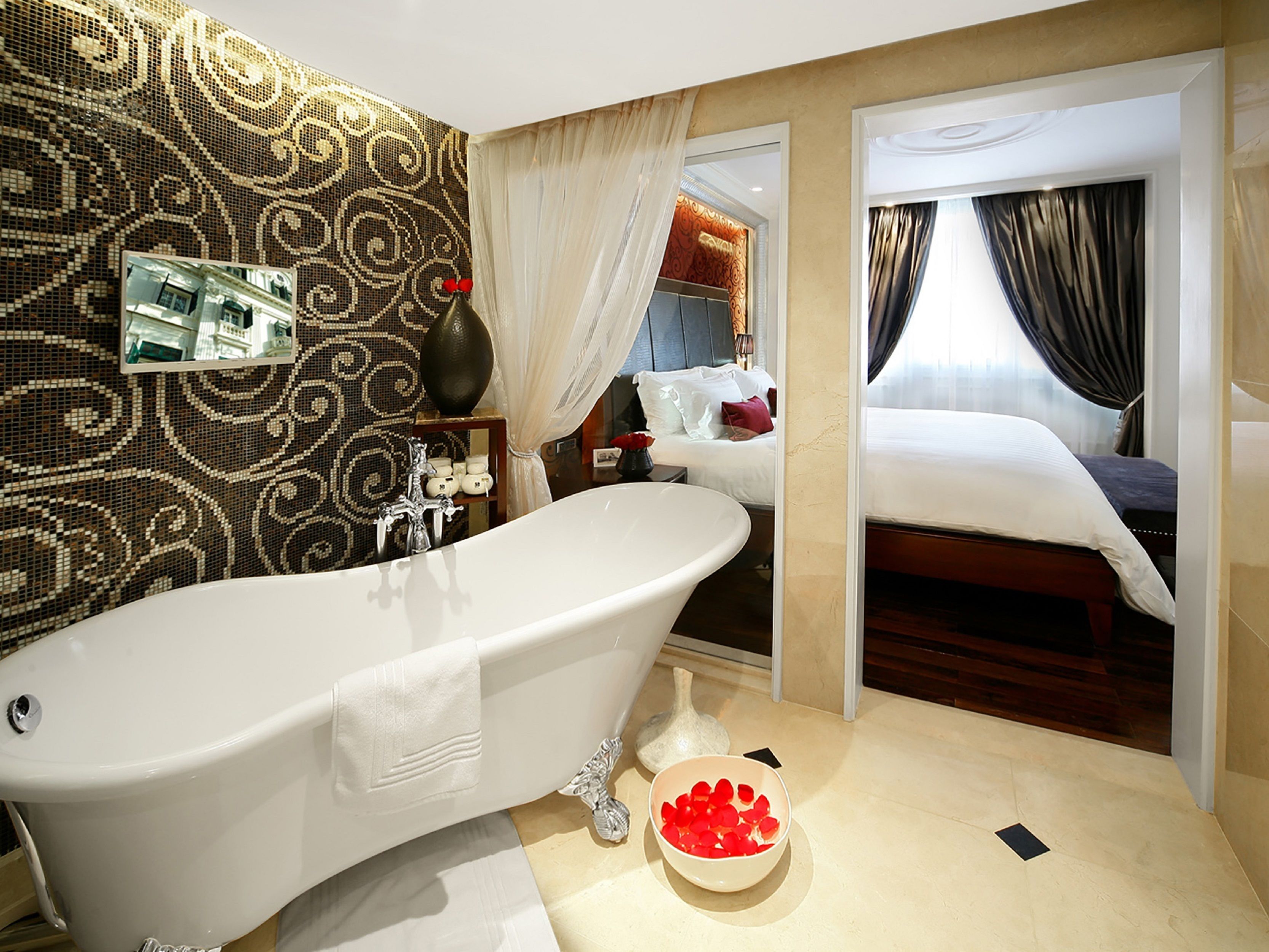 opera wing, prestige suite with club privileges and benefits, king bed | bathroom | designer toiletries, hair dryer, bathrobes, slippers