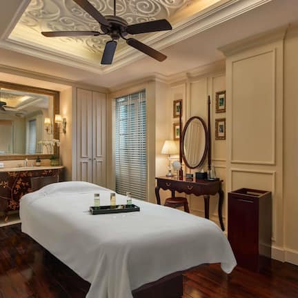 Couples treatment rooms, sauna, hot tub, steam room, Turkish bath