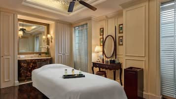 Couples treatment rooms, sauna, hot tub, steam room, Turkish bath