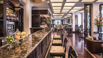 3 bars/lounges, poolside bar