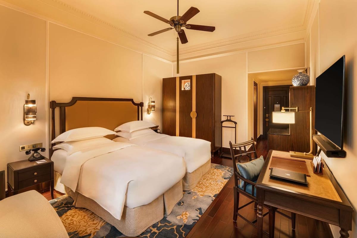 Heritage Wing, Grand Luxury Room with Metropole Privileges and Benefits, Twin Beds