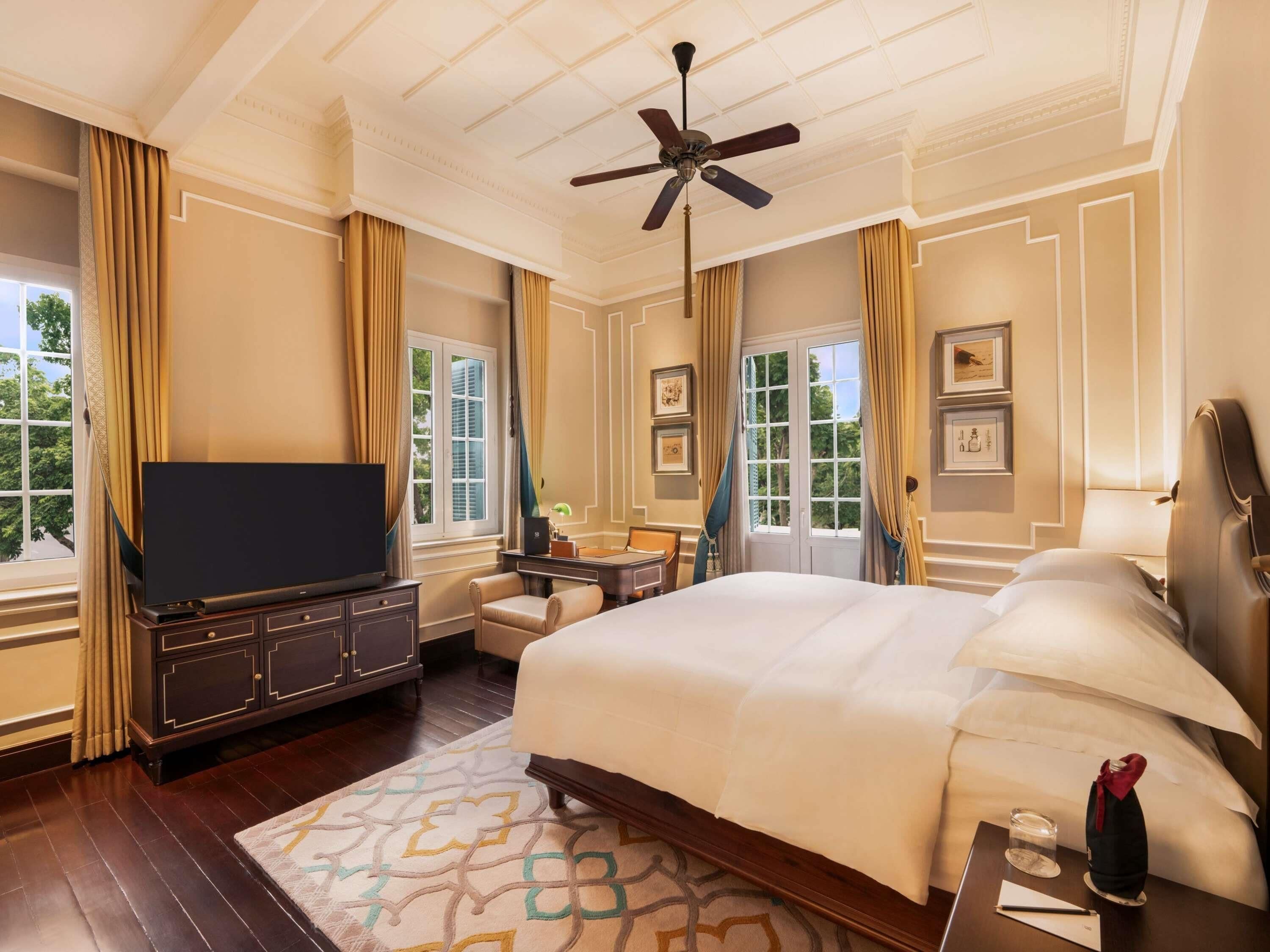 Heritage wing, Graham Greene Suite with Metropole Privileges and Benefits, King Bed | Premium bedding, down comforters, pillowtop beds, minibar