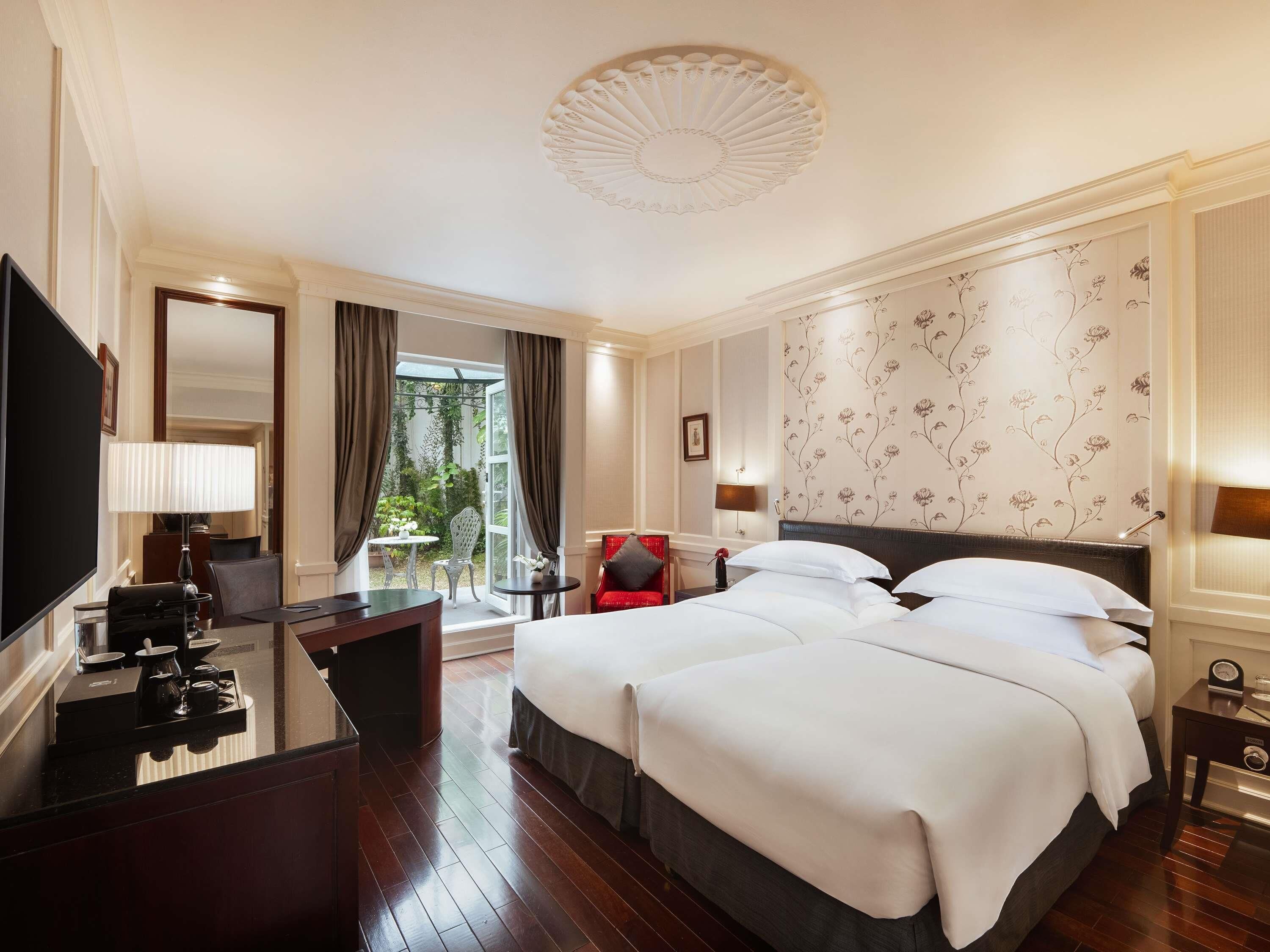 Opera wing, Premium room, Twin beds | 고급 침구, 오리/거위털 이불, 필로우탑 침대, 미니바