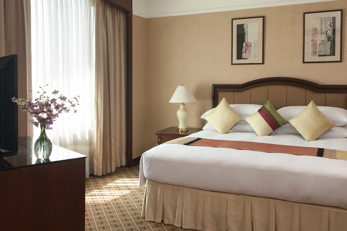 Premium bedding, minibar, in-room safe, desk