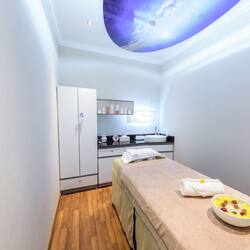 Couples treatment room(s), hot tub, body treatments, aromatherapy