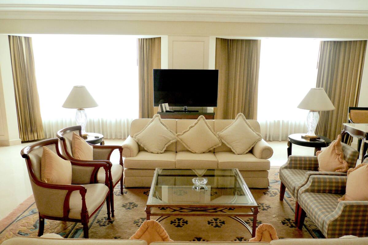 Presidential Suite  | Premium bedding, minibar, in-room safe, desk