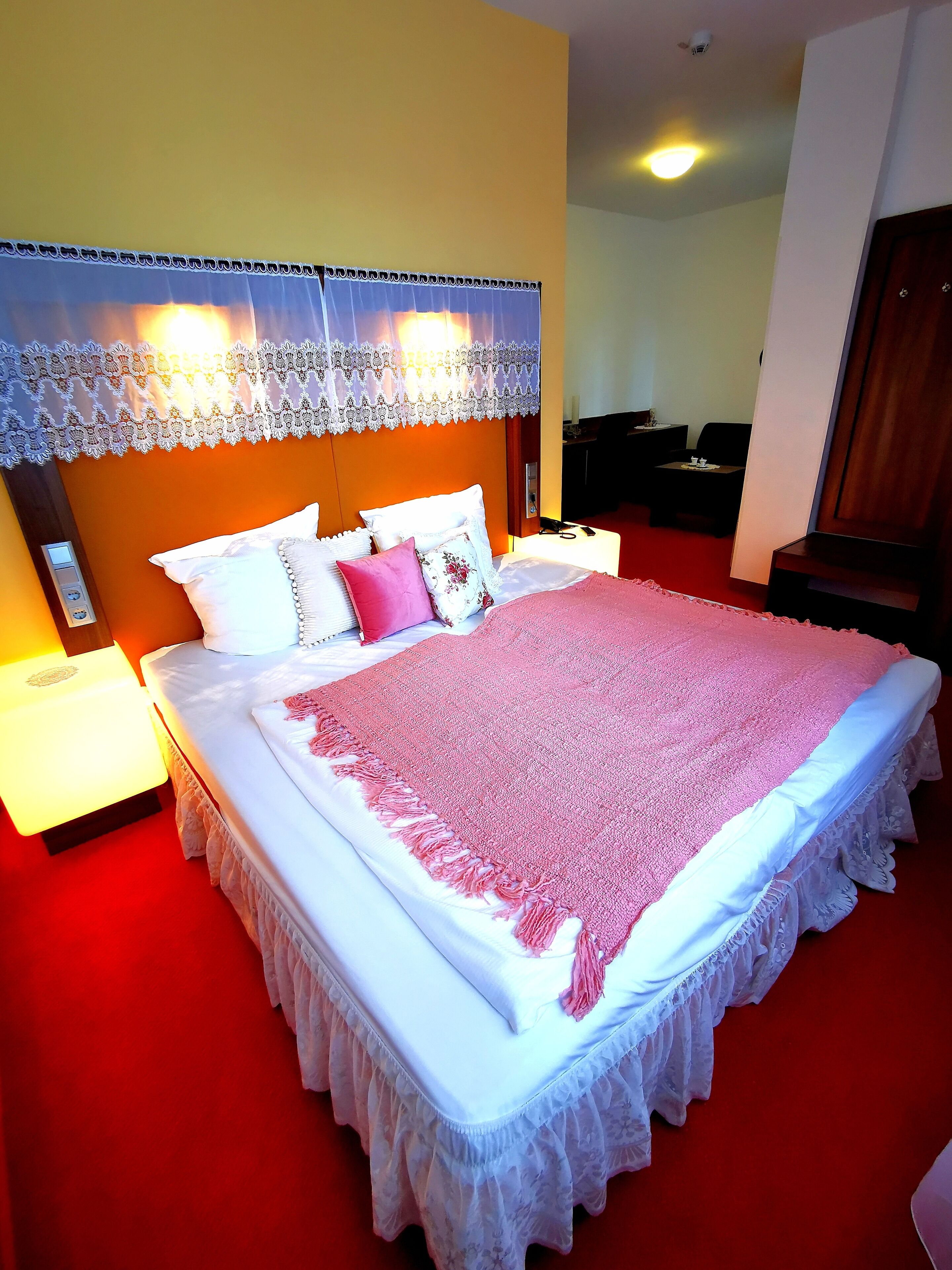 double room (modern) | hypo-allergenic bedding, in-room safe, desk, cots/infant beds