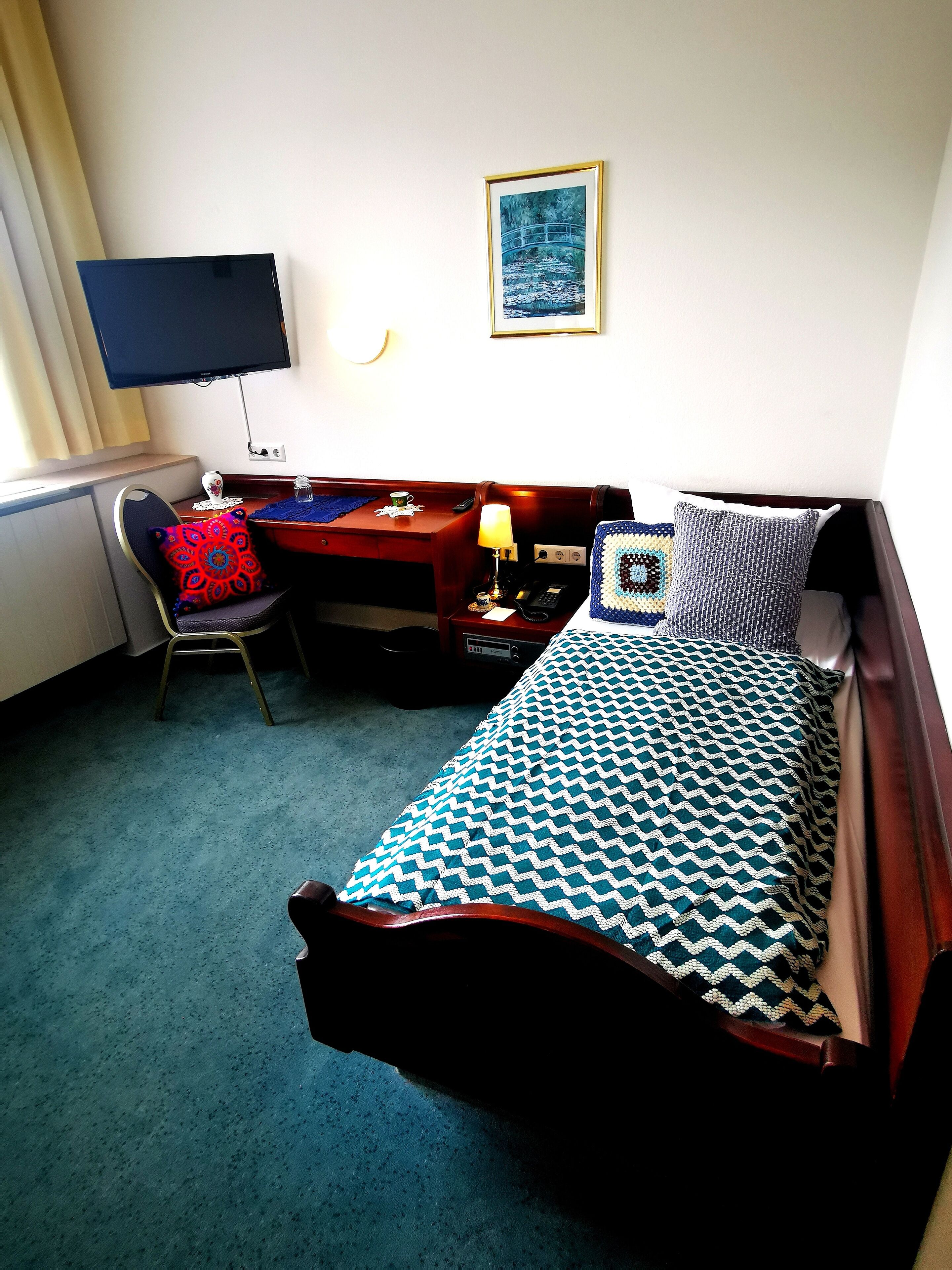 classic single room (alma's) | hypo-allergenic bedding, in-room safe, desk, cots/infant beds