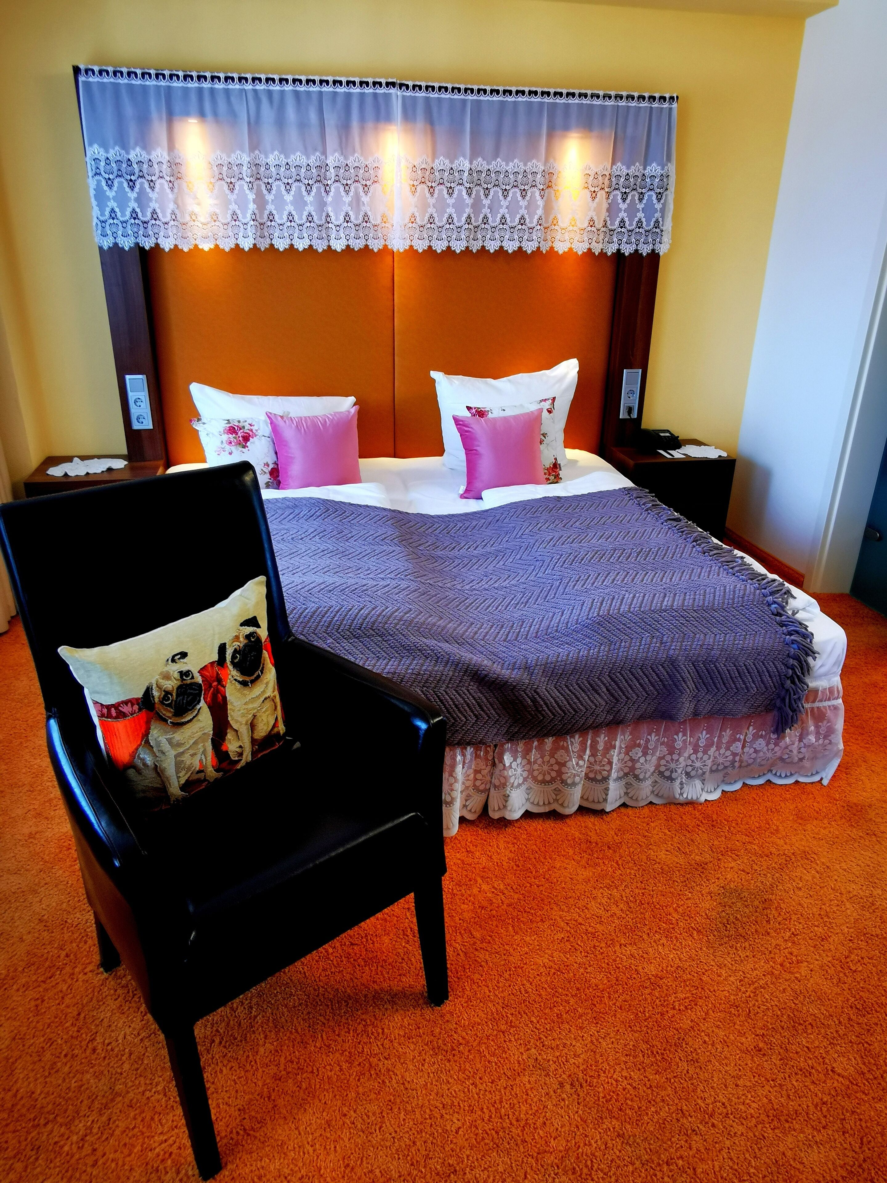 double room (modern) | hypo-allergenic bedding, in-room safe, desk, cots/infant beds