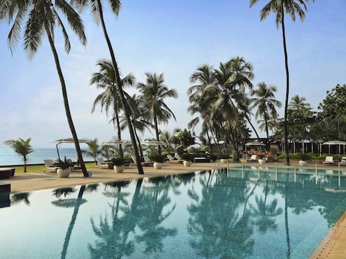 Novotel Mumbai Juhu Beach Hotel