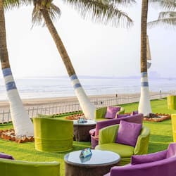 6 restaurants, breakfast, lunch, dinner served; international cuisine