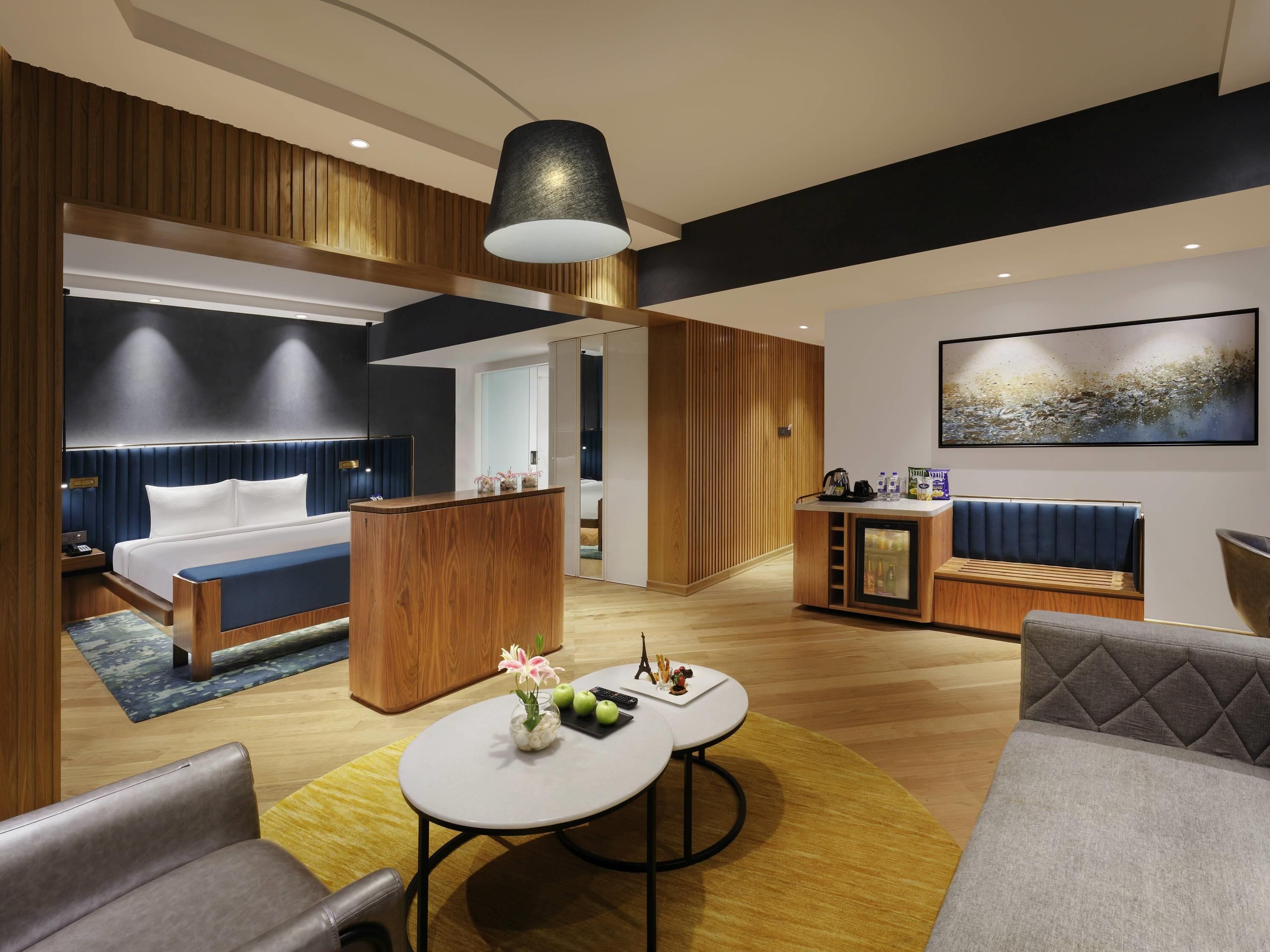 Premier Suite, 1 King Bed, Club lounge access, Ocean View. Novotel Mumbai Juhu Beach Hotel