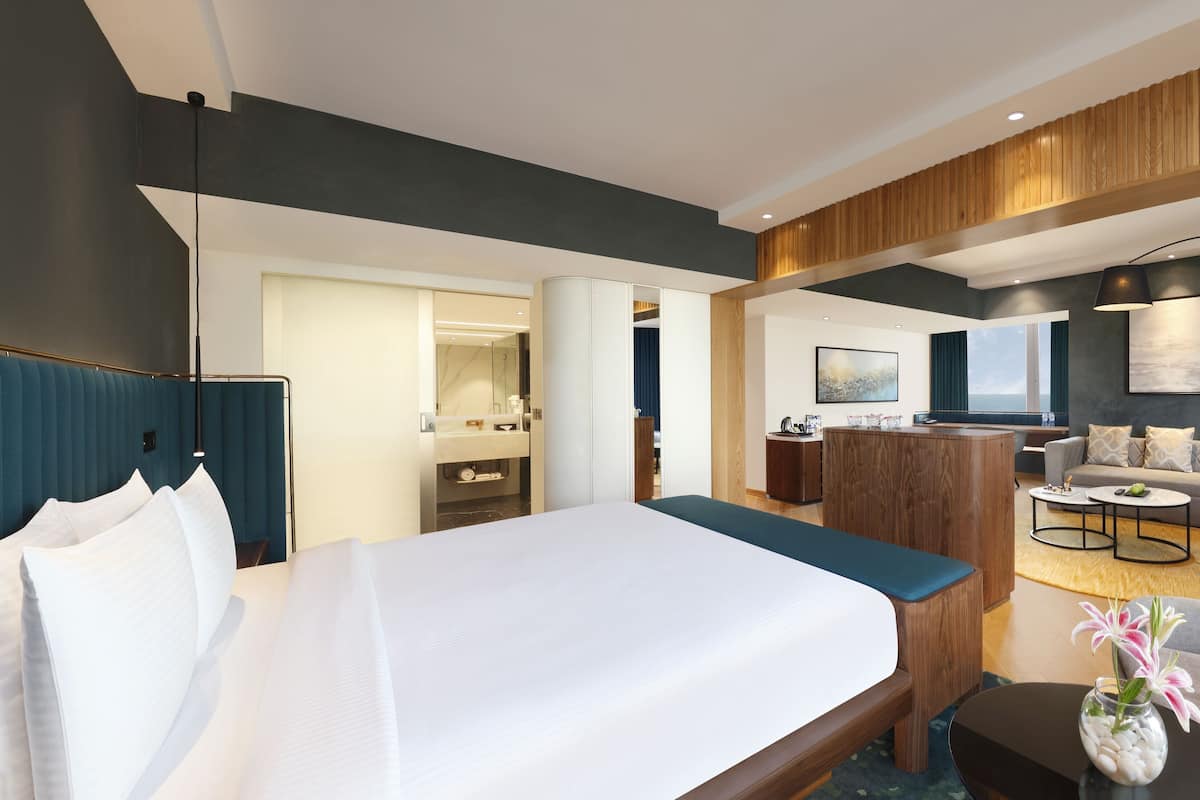 Premier Suite, 1 King Bed, Club lounge access, Ocean View | 1 bedroom, premium bedding, minibar, in-room safe