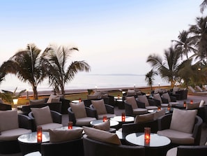 6 restaurants, spécialités Cuisine internationale