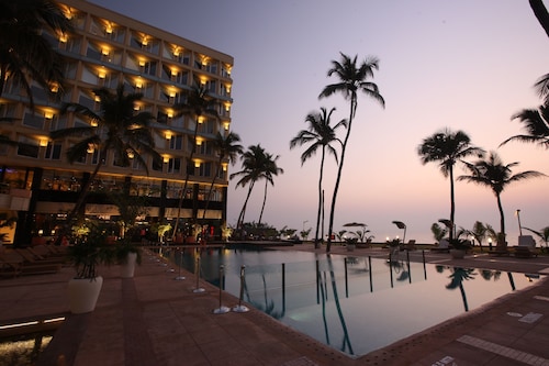 Novotel Mumbai Juhu Beach Hotel