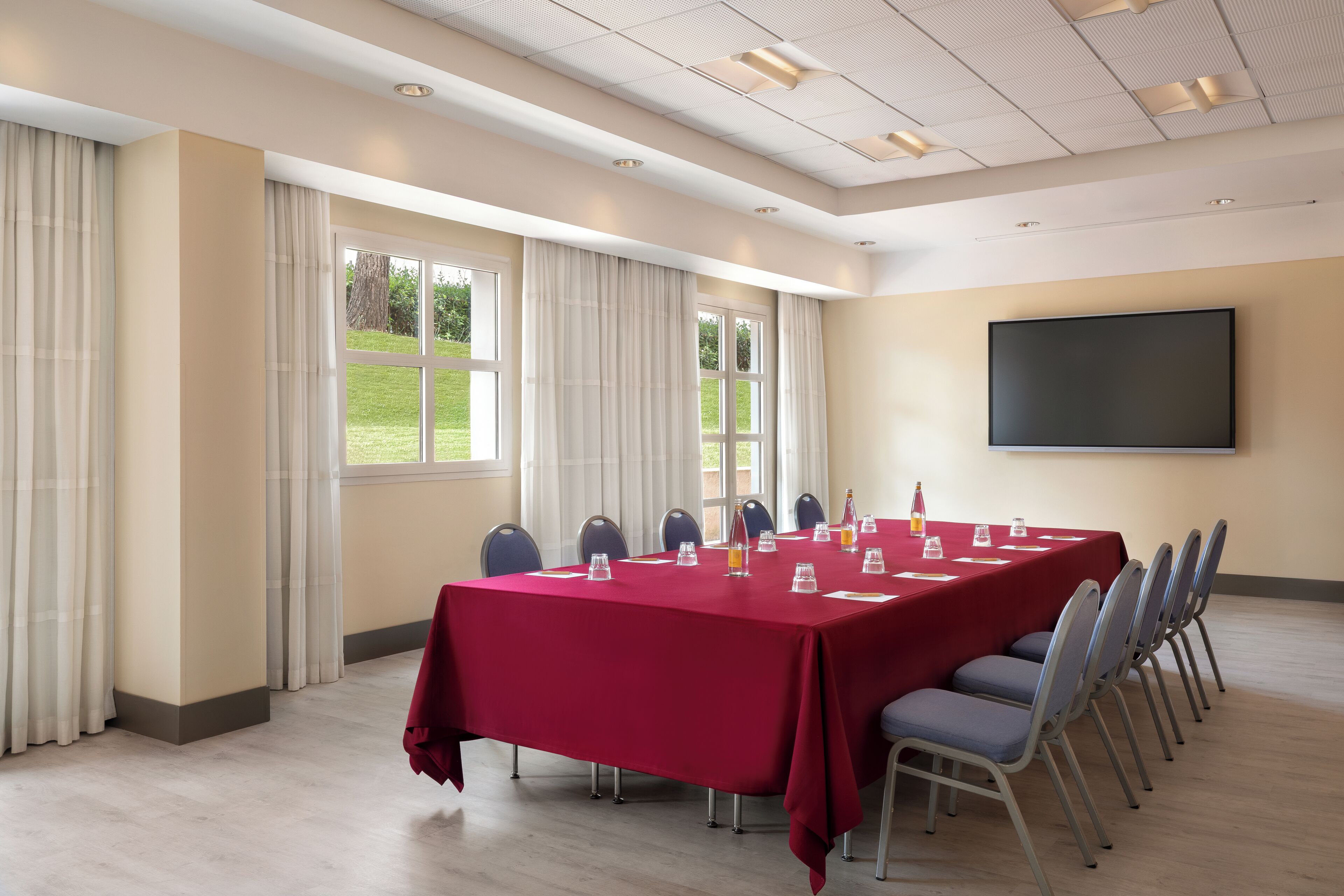 Meeting facility