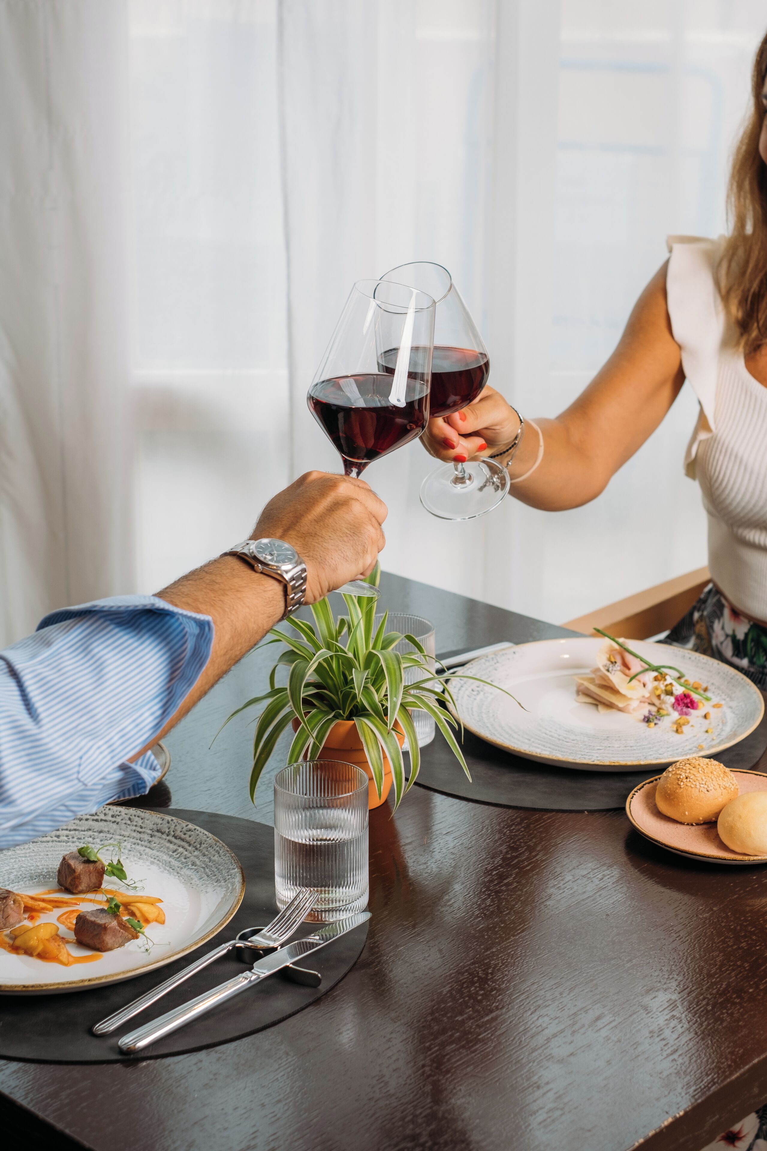 Comida y bebida
