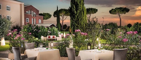 3 ristoranti, aperti a colazione, a pranzo e a cena, cucina mediterranea