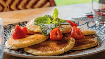 Desayuno buffet todos los días (con cargo)