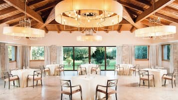 3 restaurants, breakfast, lunch, dinner served; Mediterranean cuisine