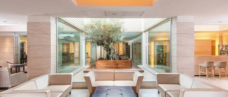 3 restaurants, spécialités Cuisine méditerranéenne