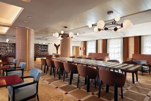 3 bars/lounges, 2 poolside bars - Sheraton Rome Parco de’ Medici (Rome)