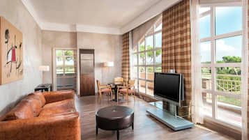 1 bedroom, premium bedding, in-room safe, desk