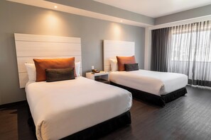 1 bedroom, premium bedding, in-room safe, desk