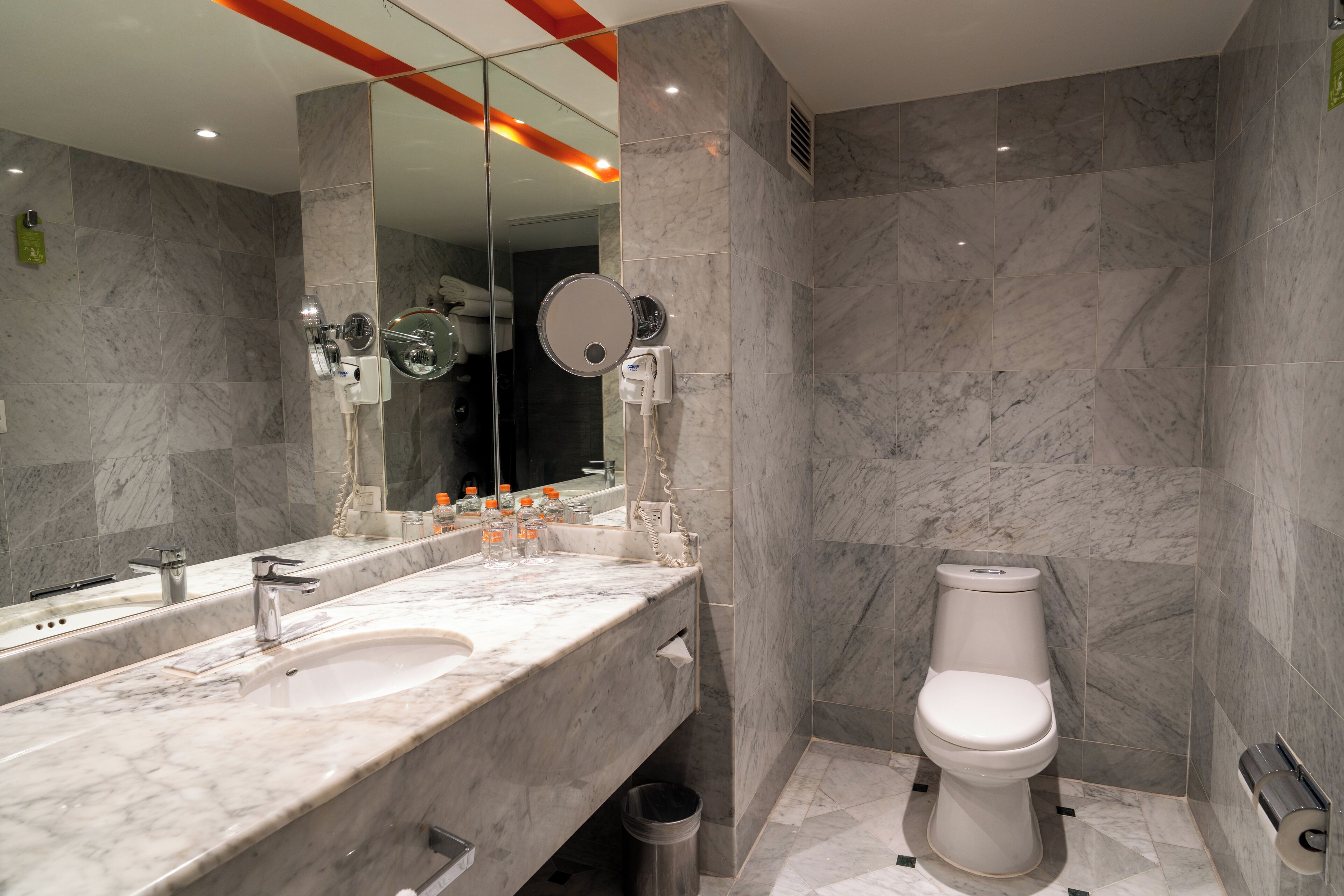 shower, rainfall showerhead, free toiletries, hair dryer