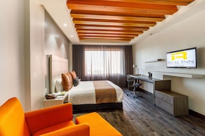 Master Suite King | Premium bedding, in-room safe, desk, blackout curtains