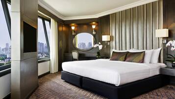 Grand Suite, 1 King Bed, Club lounge access (Business Lounge Access) | Premium bedding, in-room safe, desk, laptop workspace