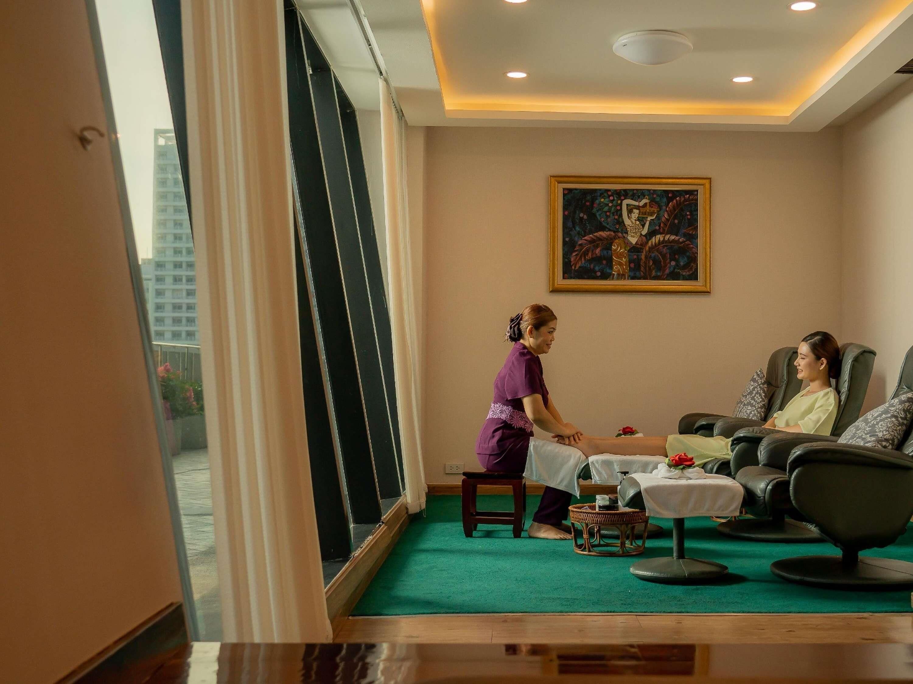 Aromatherapy, Thai massages, sports massages, body scrubs, massages