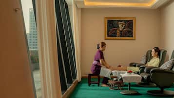 Aromatherapy, Thai massages, sports massages, body scrubs, massages