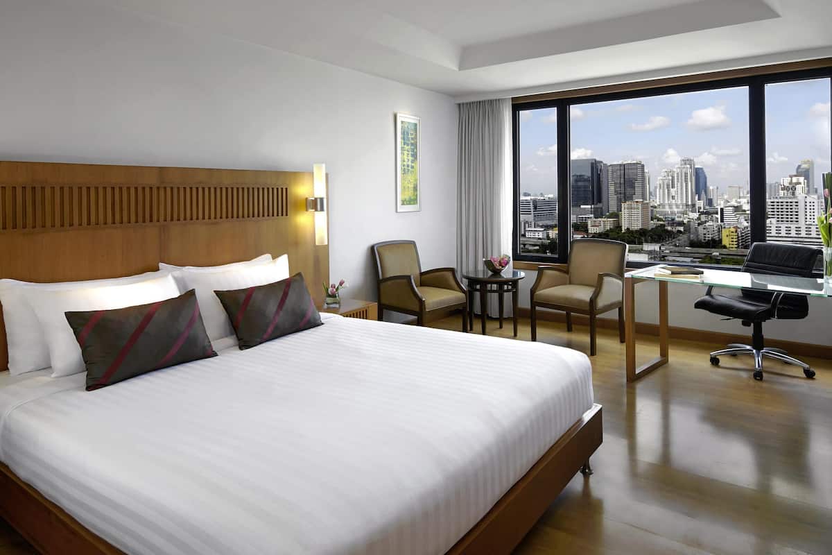 Room, 1 Katil Raja (King) | Peralatan tempat tidur premium, peti besi dalam bilik, meja