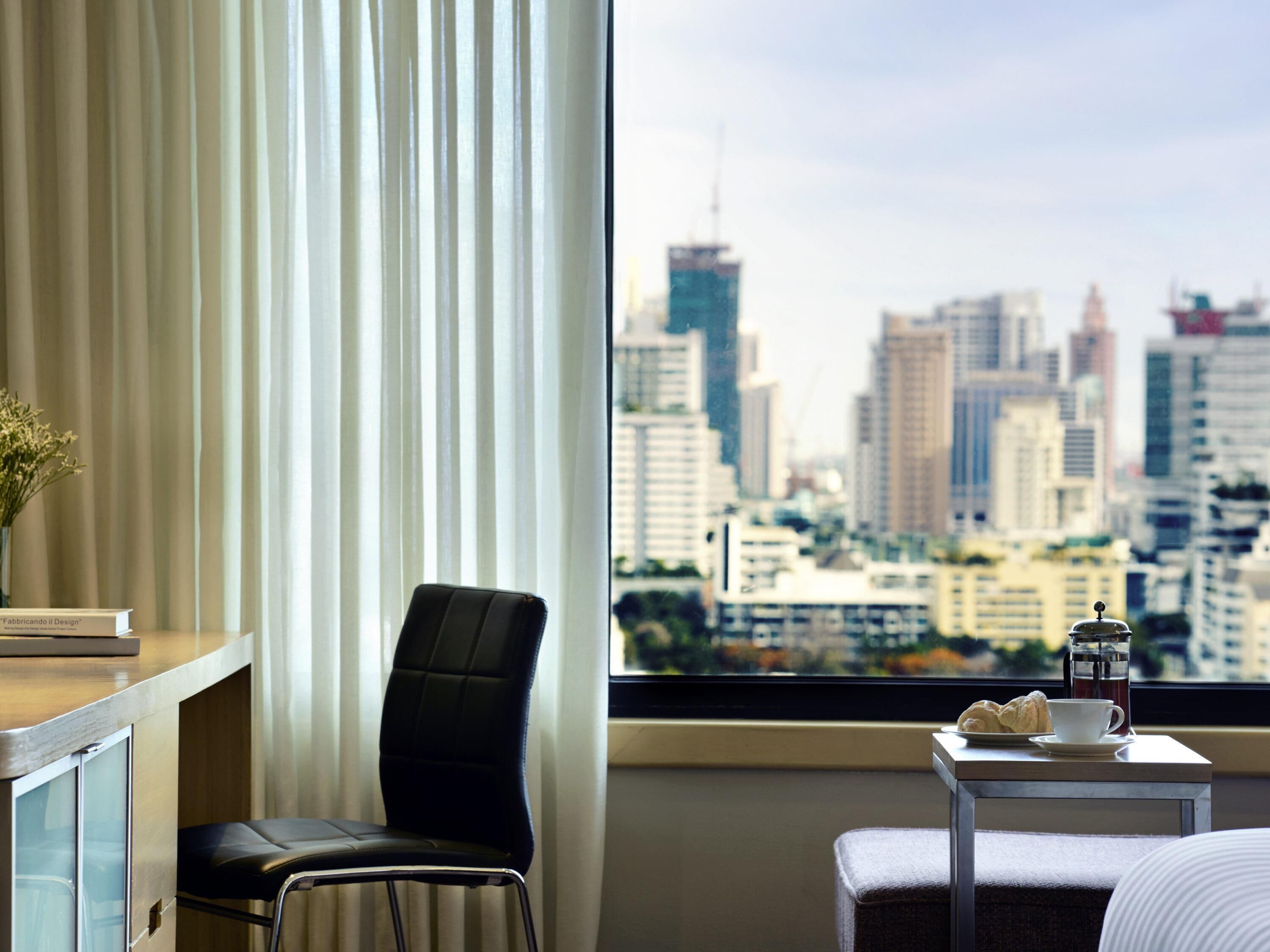 Premium bedding, in-room safe, desk, laptop workspace