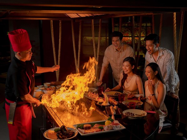 2 Restaurants, Frühstück, Mittagessen, Abendessen, japanische Küche