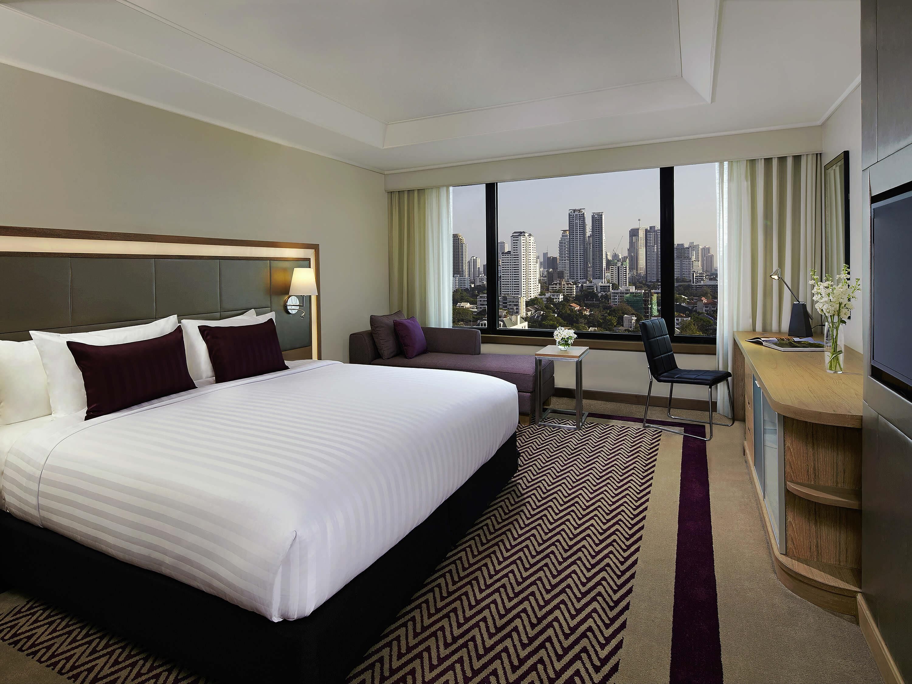 Deluxe Room, 1 King Bed | Premium bedding, in-room safe, desk, laptop workspace