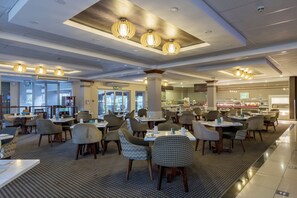 Der serveres morgenmad, frokost og aftensmad