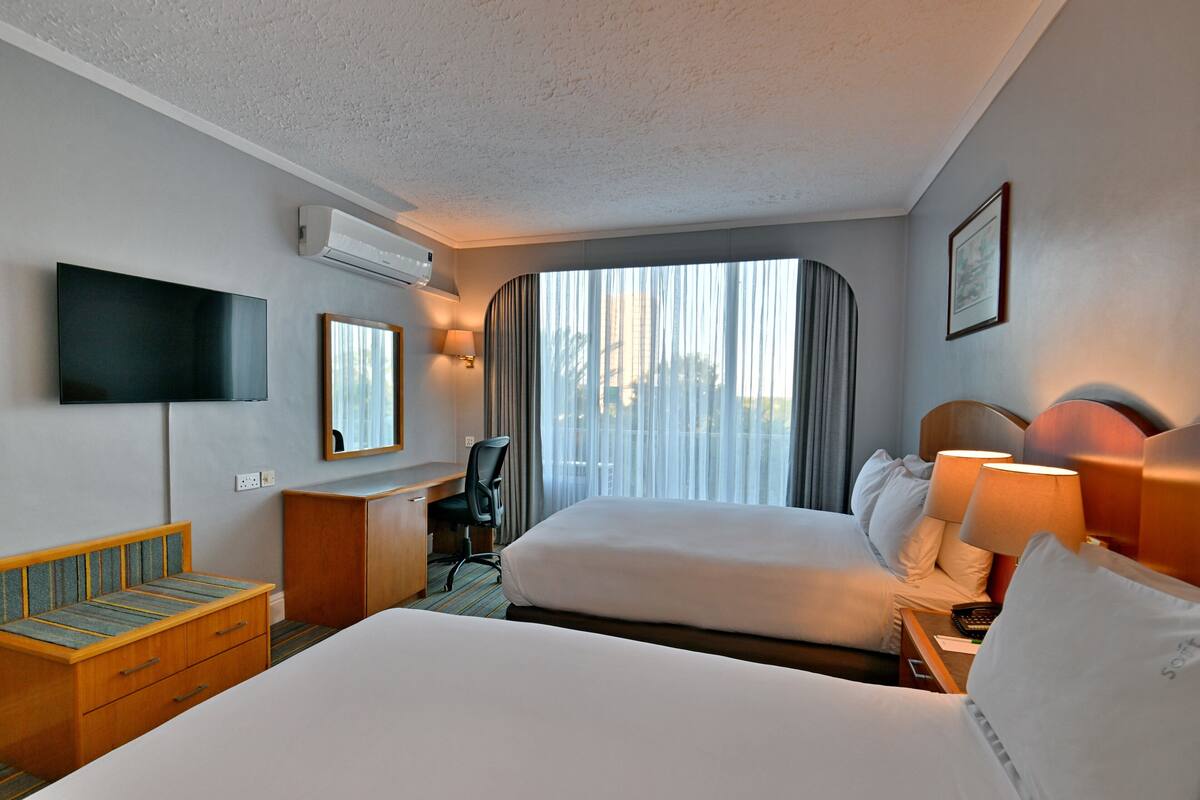 Minibar, in-room safe, desk, laptop workspace
