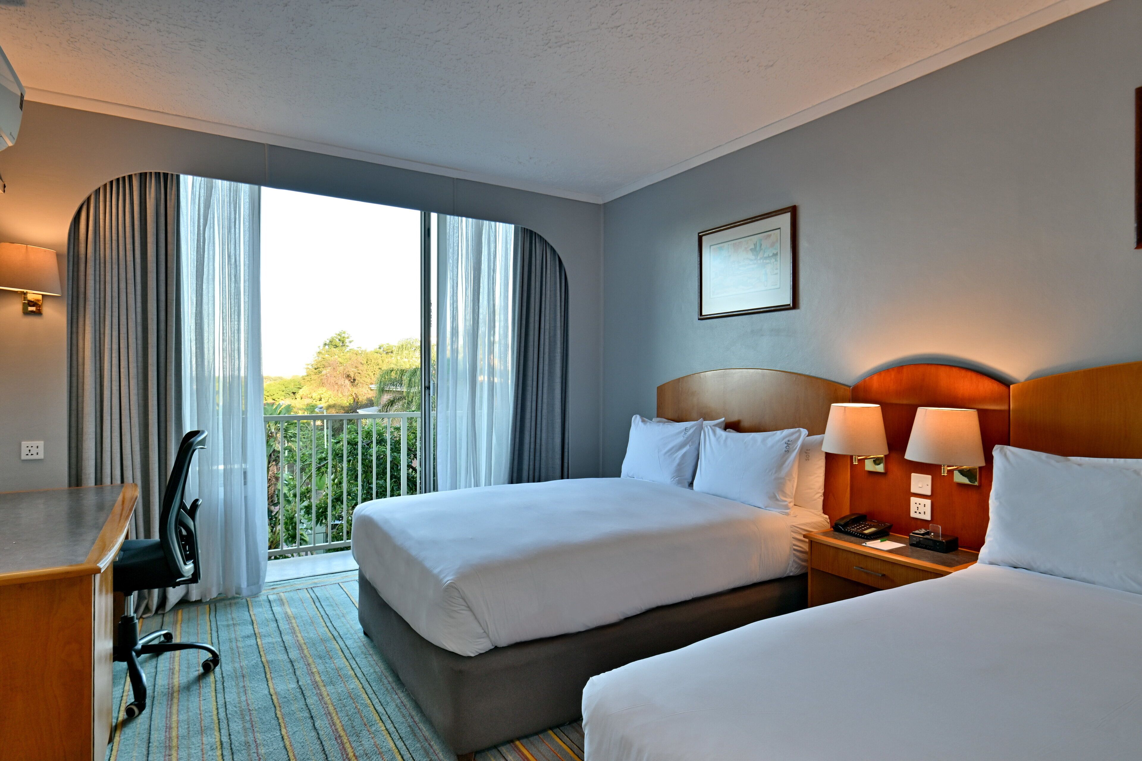 Minibar, in-room safe, individually decorated, individually furnished