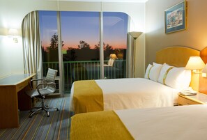 Standard Room | Minibar, in-room safe, individually decorated, individually furnished