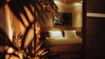 Junior Suite | 1 bedroom, minibar, desk, blackout drapes