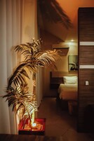 小型套房 | 迷你吧、遮光窗帘、熨斗/熨板、免费 WiFi