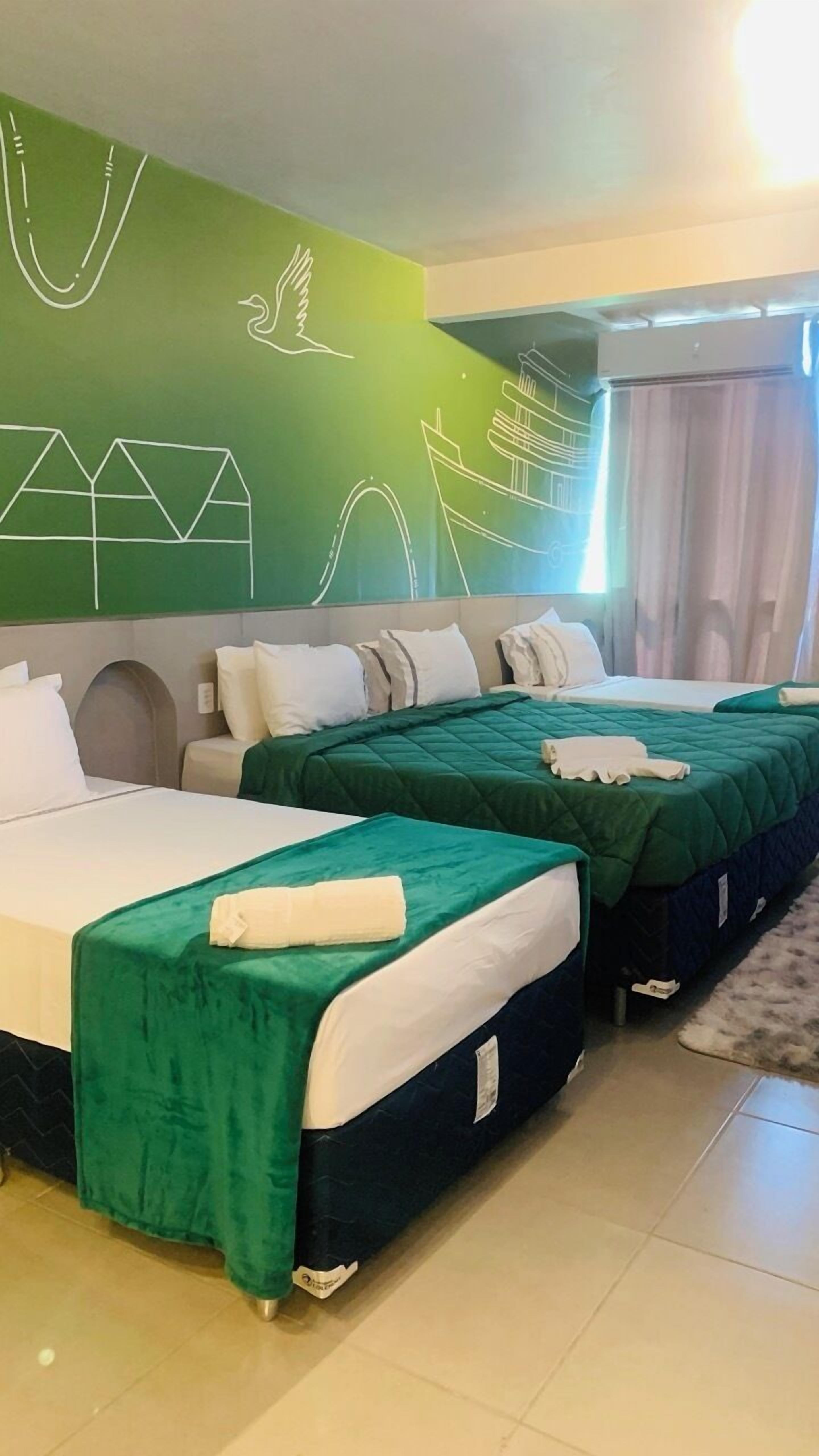 جناح عائلي | ميني بار وستائر تعتيم ومكواة/لوح كي وواي فاي مجانًا