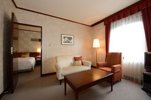 Down comforters, desk, iron/ironing board, free WiFi
