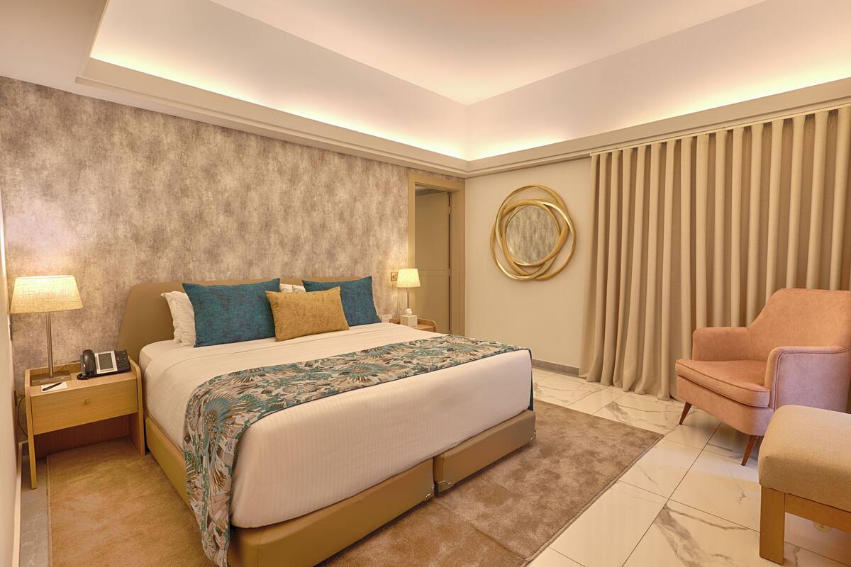 Panoramic Suite, 1 King Bed | Premium bedding, minibar, in-room safe, desk