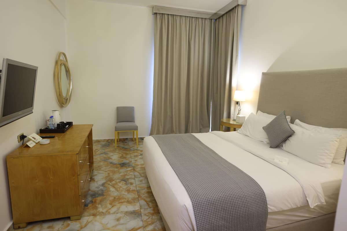 Premium bedding, minibar, in-room safe, desk